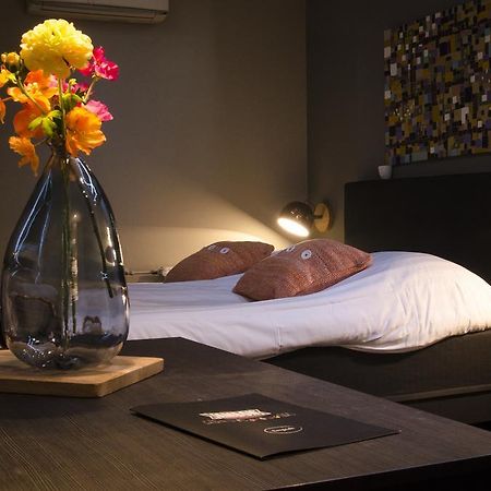 Jambon Hotel Uden Bagian luar foto